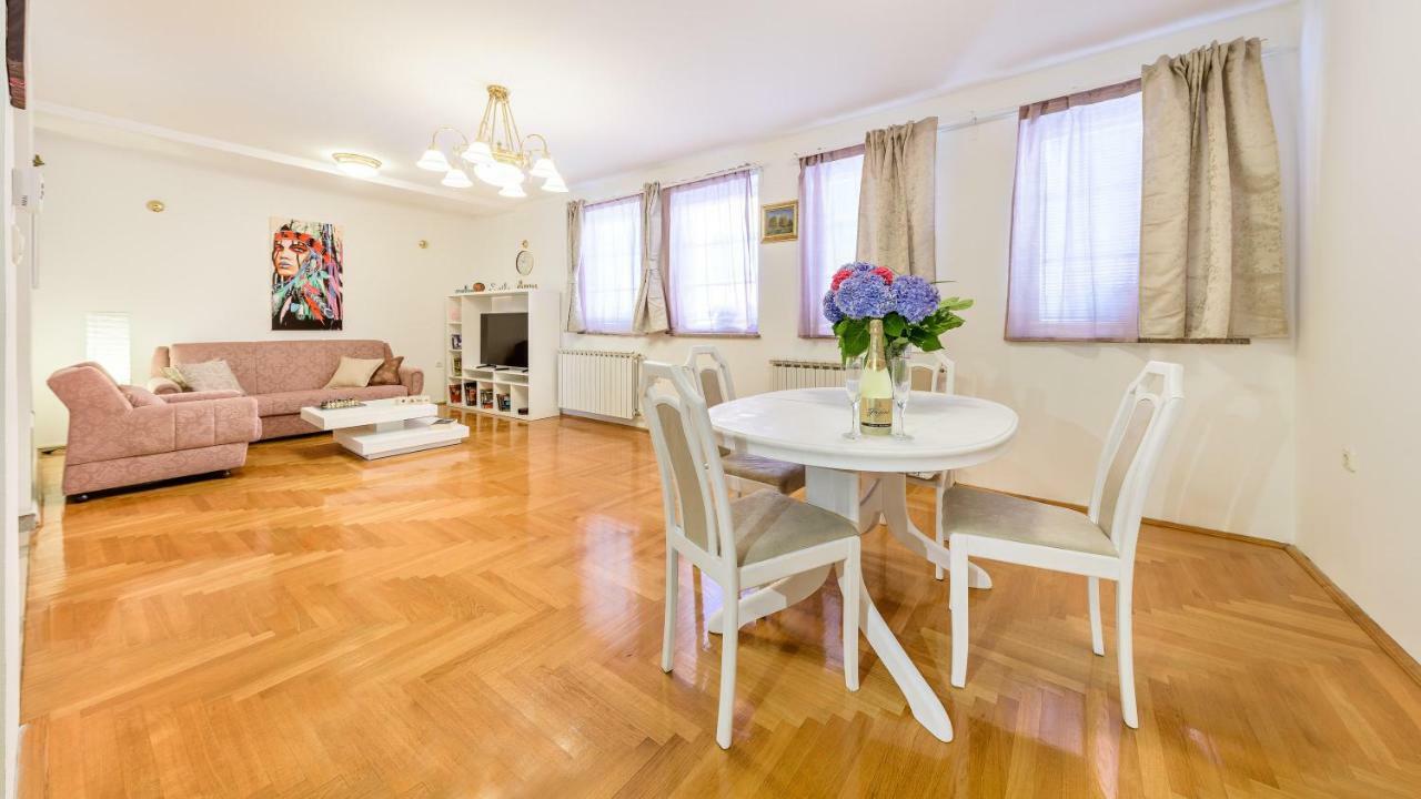 Central Apartment Smiley - Free Parking Zágráb Kültér fotó