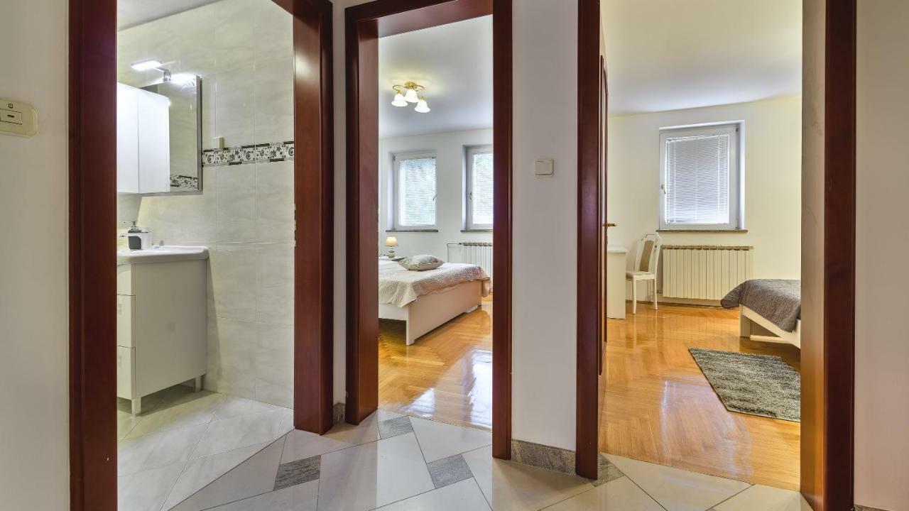 Central Apartment Smiley - Free Parking Zágráb Kültér fotó