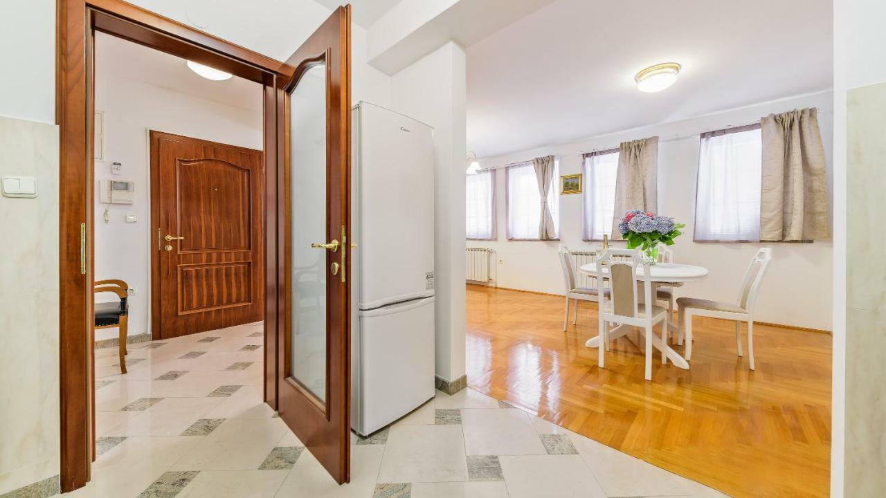 Central Apartment Smiley - Free Parking Zágráb Kültér fotó