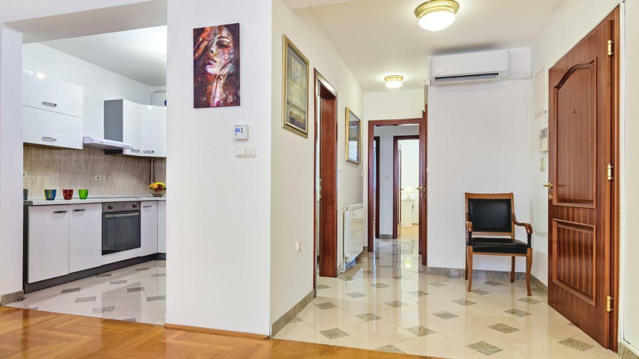 Central Apartment Smiley - Free Parking Zágráb Kültér fotó