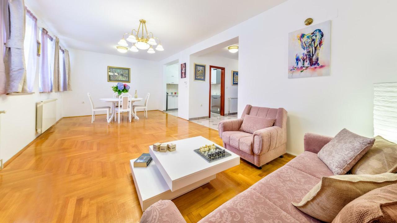 Central Apartment Smiley - Free Parking Zágráb Kültér fotó