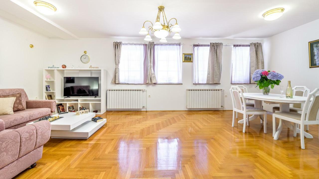 Central Apartment Smiley - Free Parking Zágráb Kültér fotó