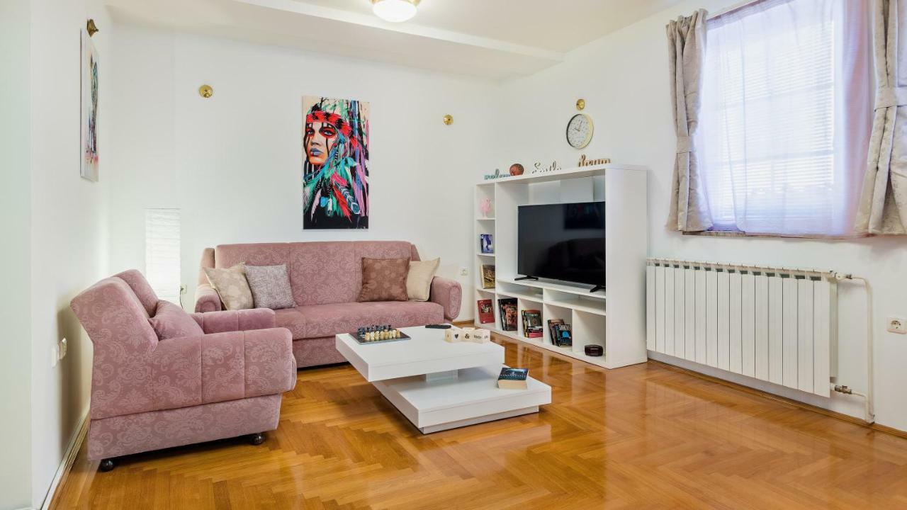 Central Apartment Smiley - Free Parking Zágráb Kültér fotó