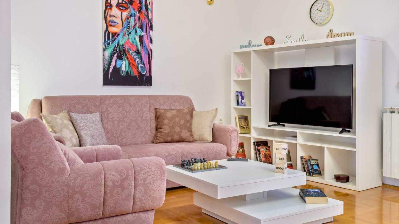 Central Apartment Smiley - Free Parking Zágráb Kültér fotó